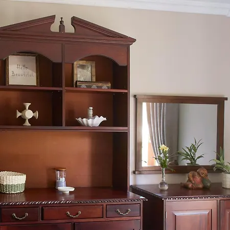 2 Bedroom - Free Parking & Garden شقة *