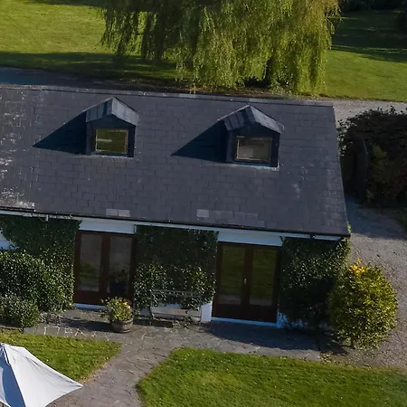 2 Bedroom - Free Parking & Garden