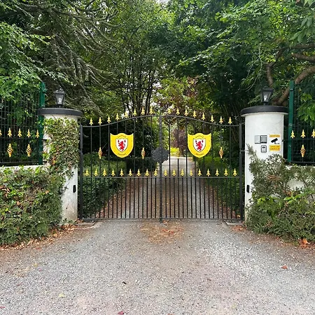 2 Bedroom - Free Parking & Garden Kilmessan